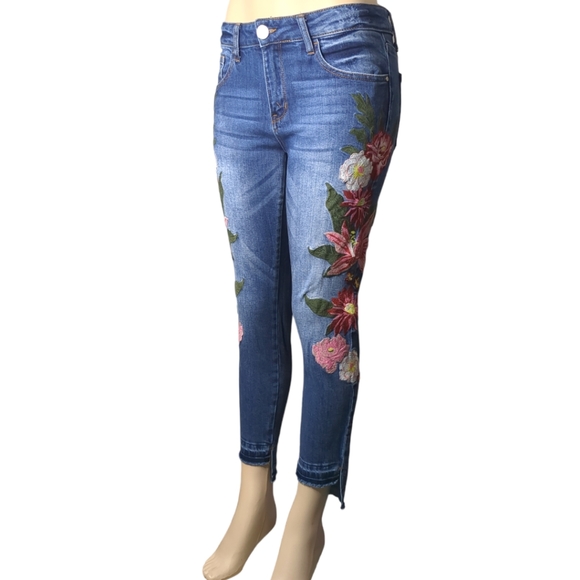 DESING LAB Gorgeous Embroidery Ankle Jeans Size 28 - Picture 3 of 16